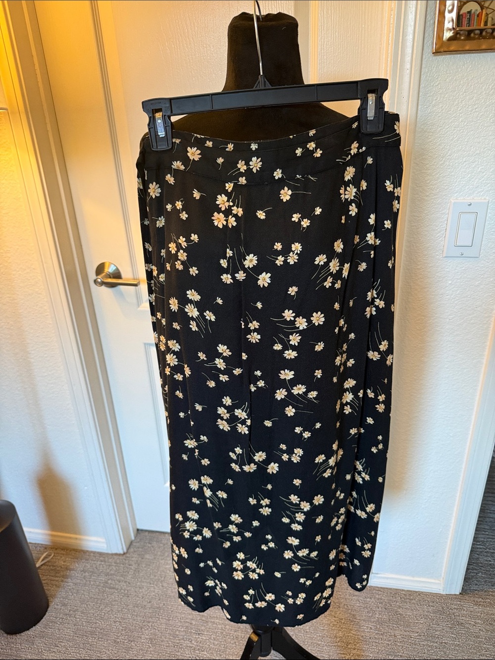 American Eagle Outfitters Black Floral High-Low Wrap Skirt - Picture 2 of 3